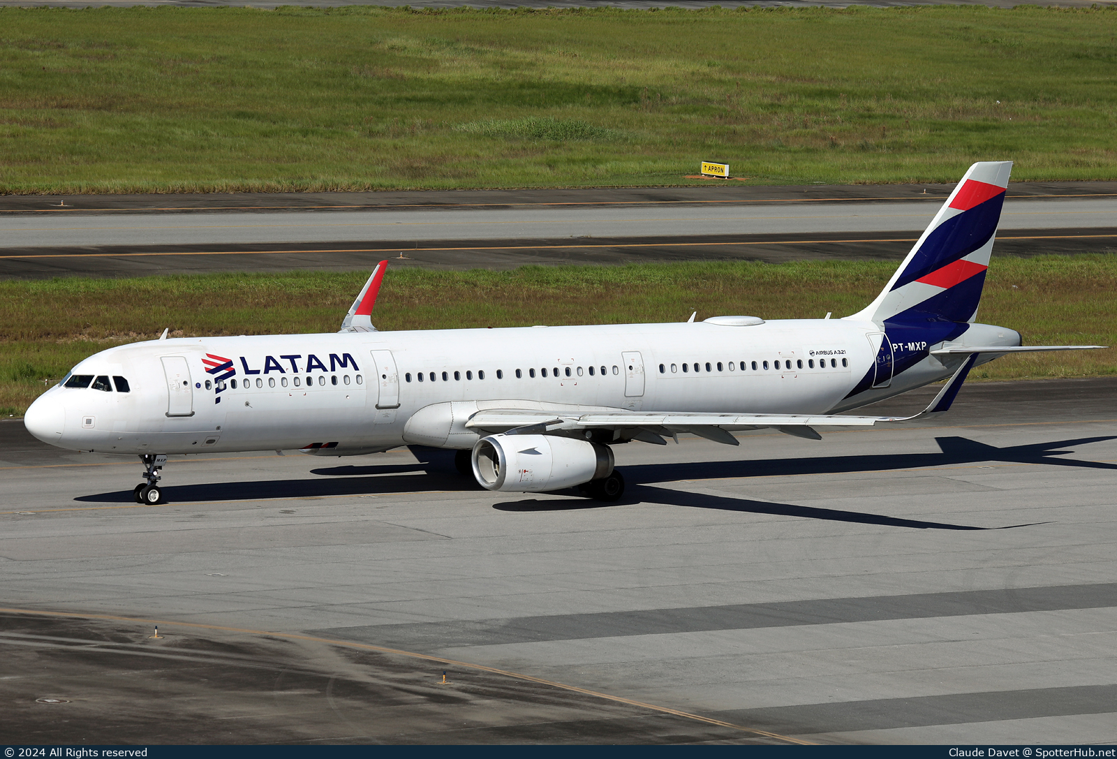 Photo of PT-MXP - Airbus A321-231 operated by LATAM Airlines Brasil