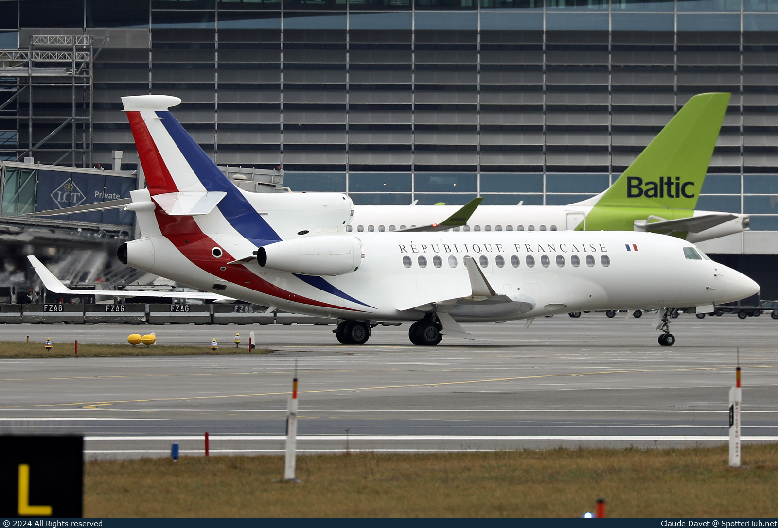Photo of F-RAFB - Dassault Falcon 7X operated by Government of France