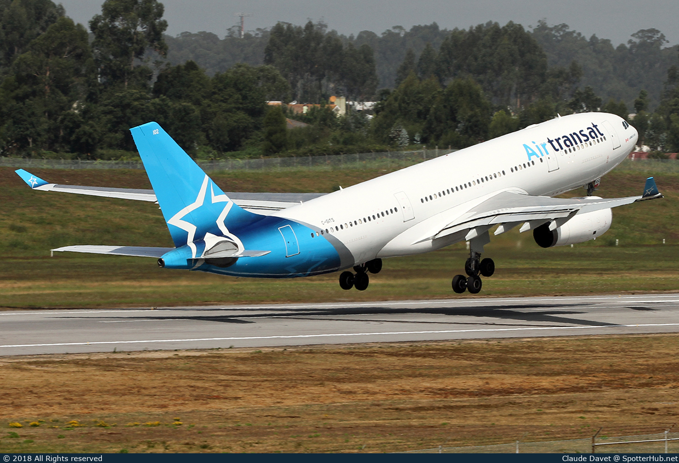 Photo of C-GITS - Airbus A330-243 operated by Air Transat