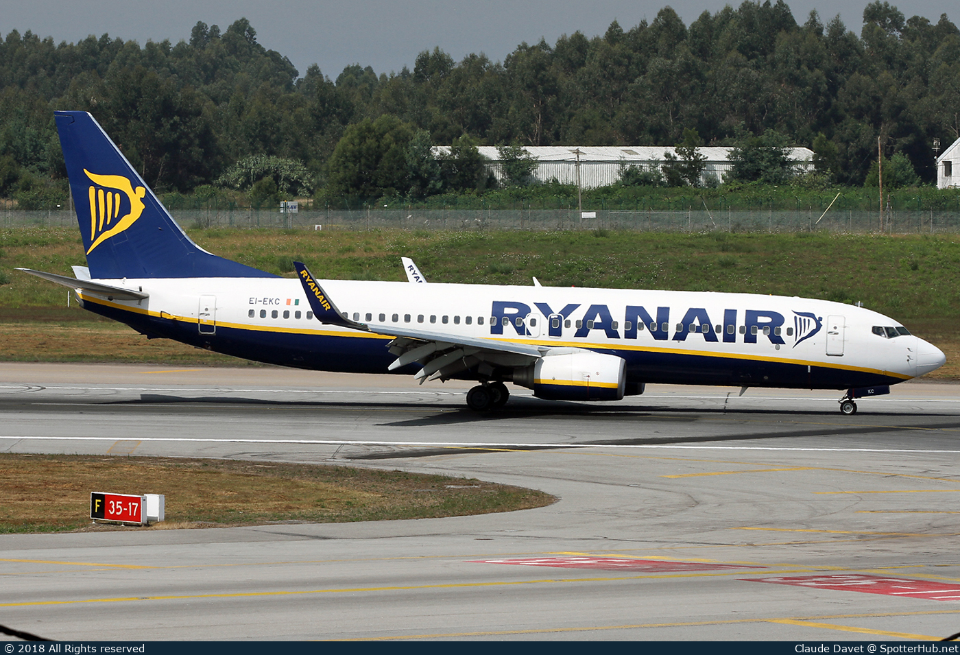 Photo of EI-EKC - Boeing 737-8AS operated by Ryanair