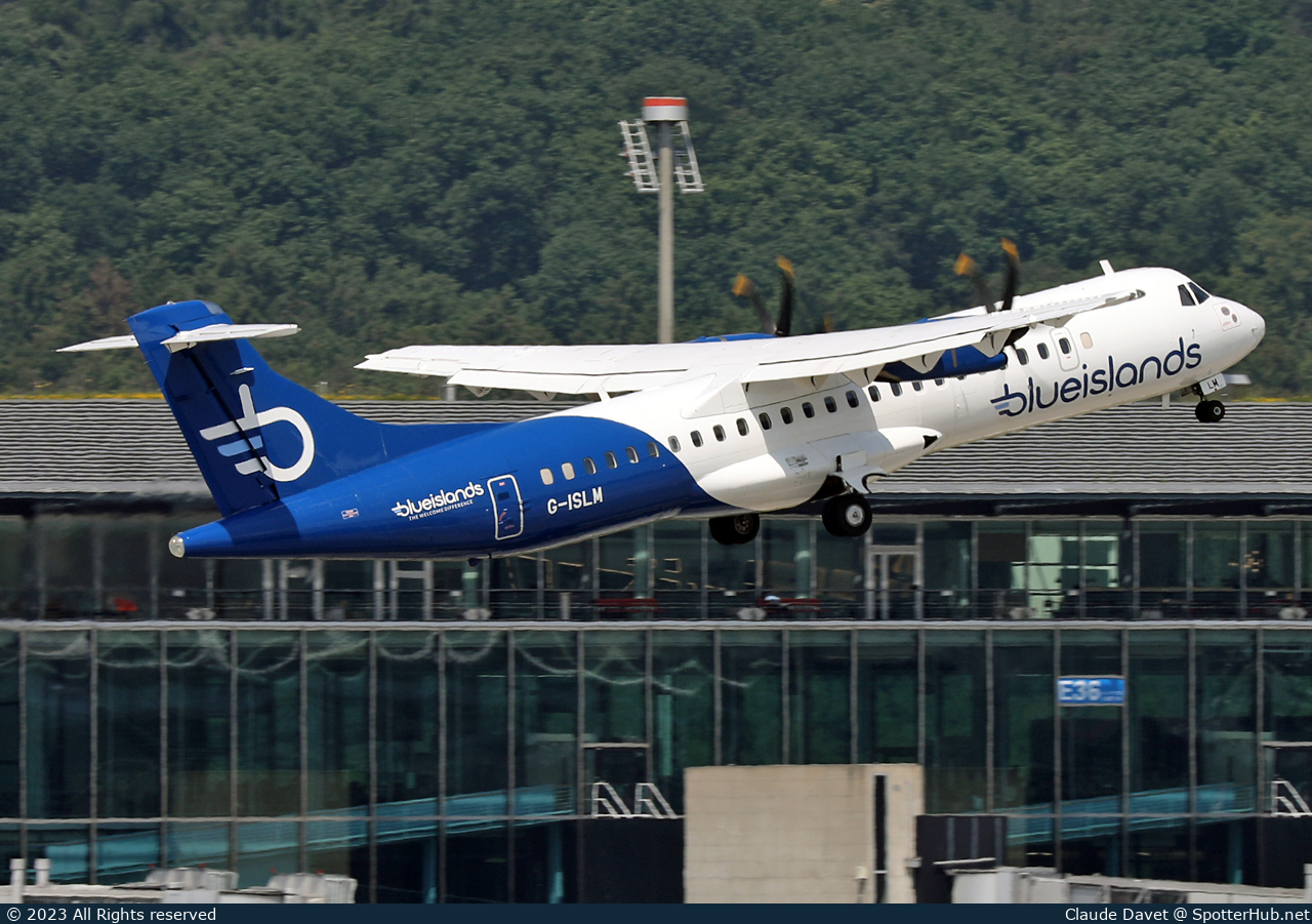 Photo of G-ISLM - ATR 72-500 operated by Blue Islands
