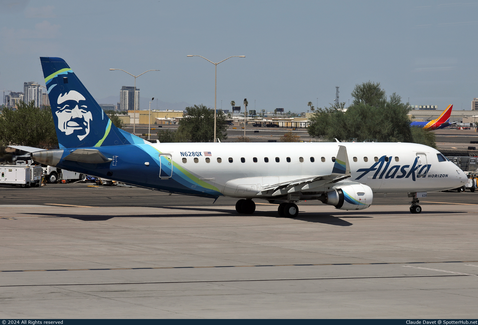 Photo of N628QX - Embraer ERJ-175LR operated by Alaska Airlines (opb Horizon Air)