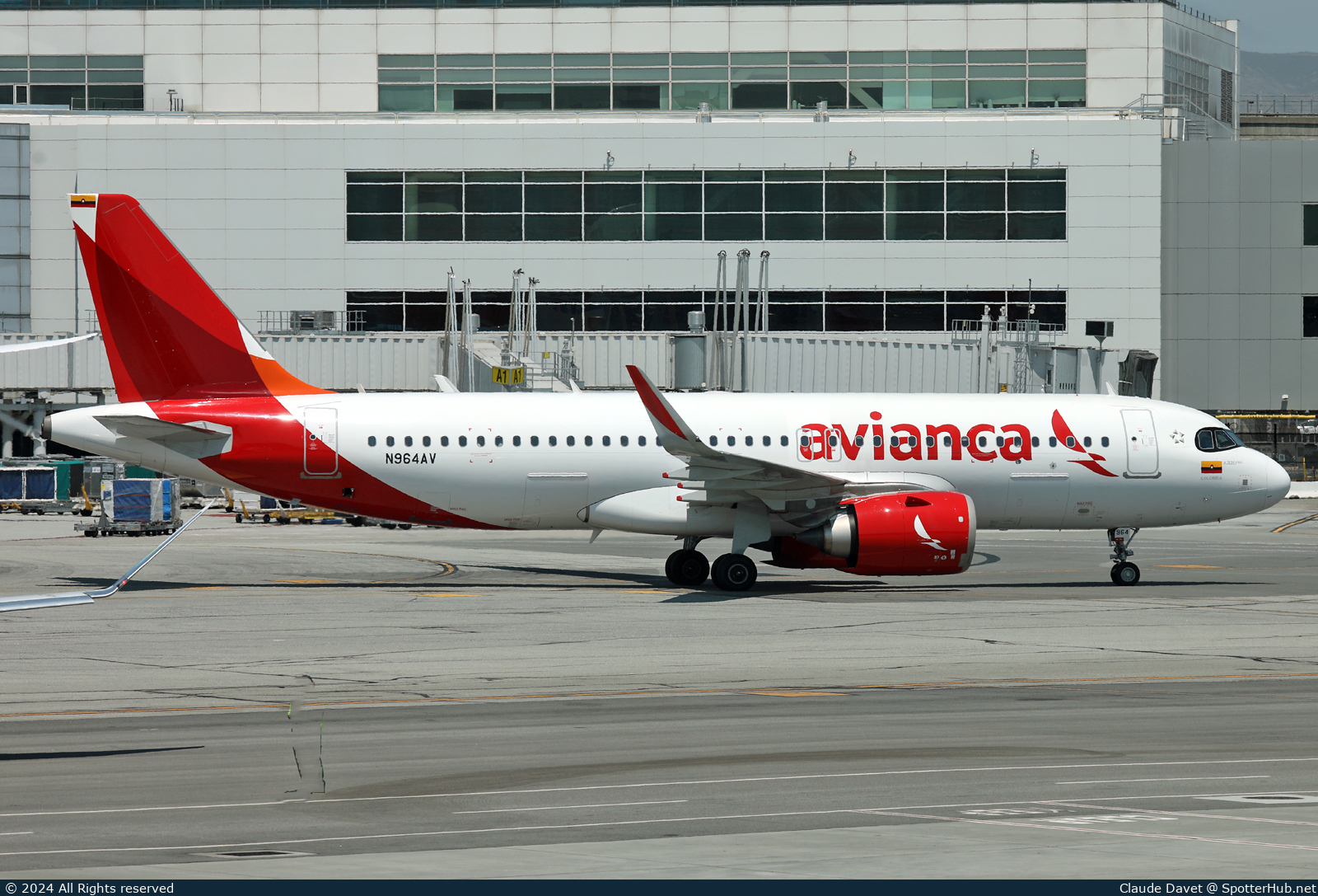 Photo of N964AV - Airbus A320-251N operated by Avianca