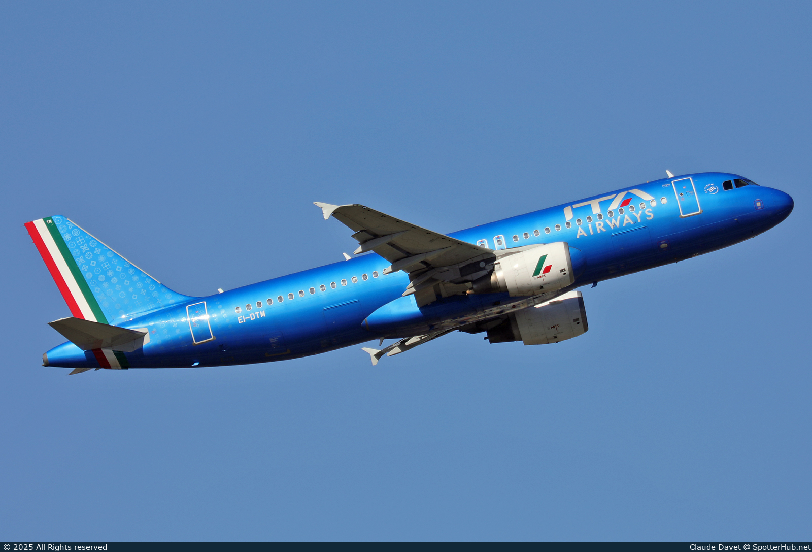 Photo of EI-DTM - Airbus A320-216 operated by ITA Airways