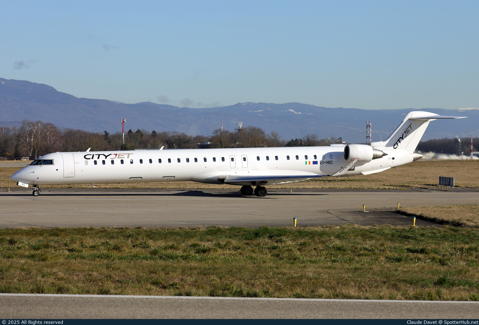 Photo of EI-HIC - Bombardier CRJ-1000EL operated by CityJet