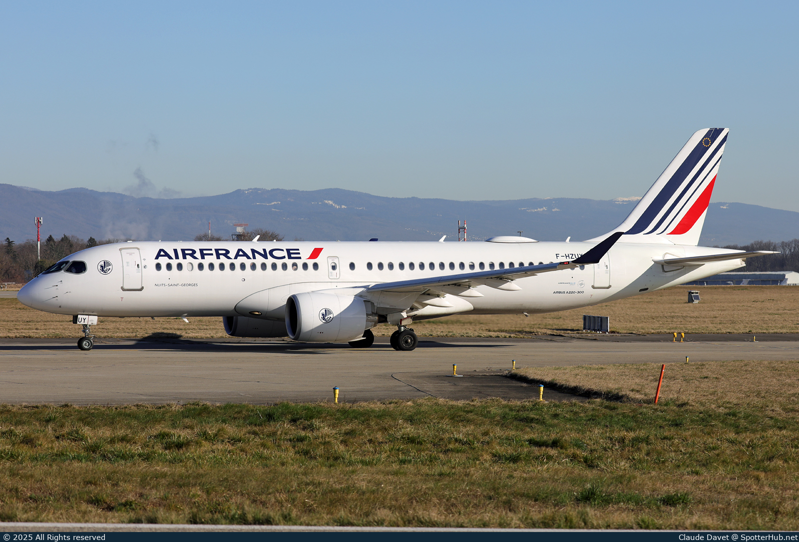 Photo of F-HZUY - Airbus A220-300 operated by Air France