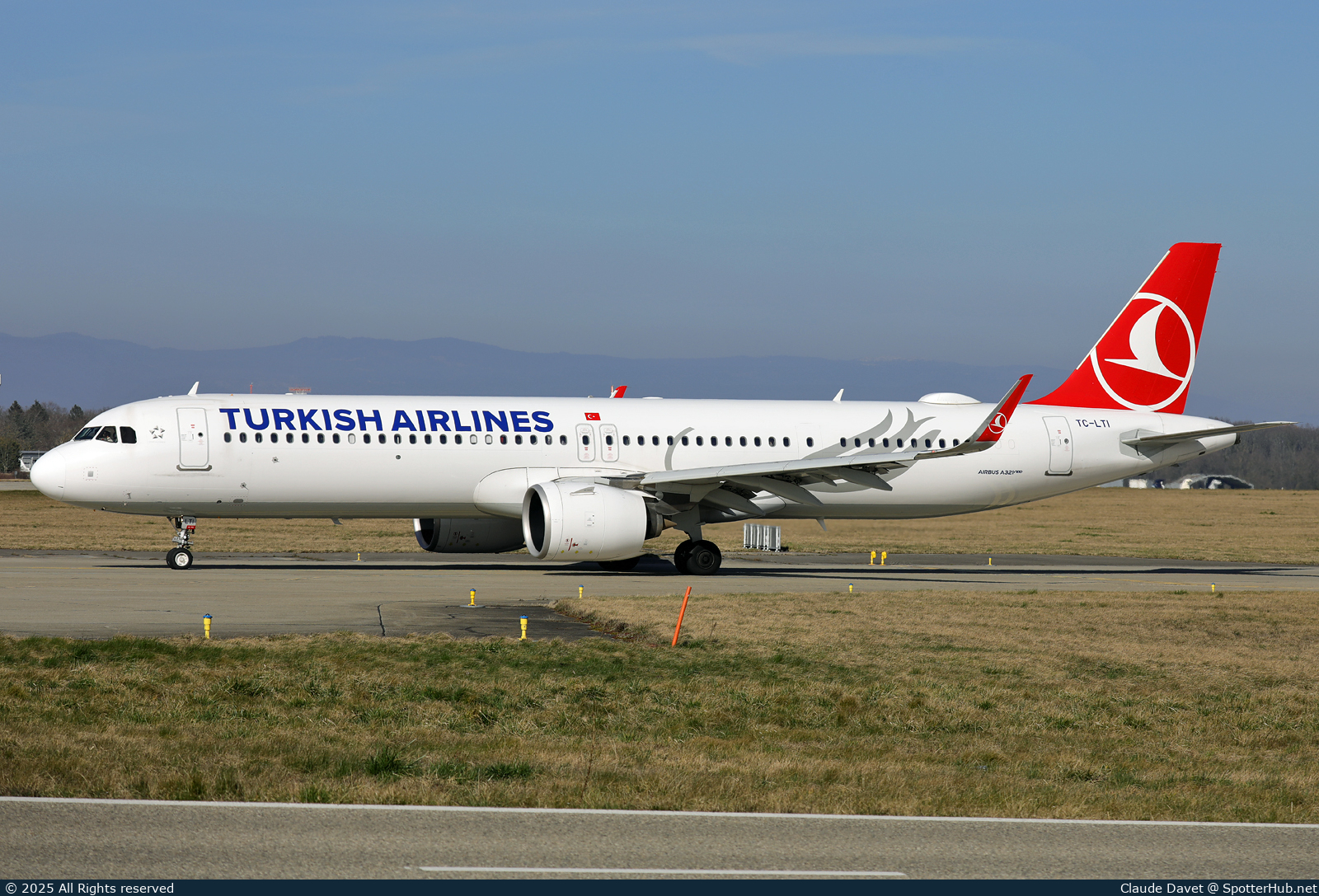 Photo of TC-LTI - Airbus A321-271NX operated by Turkish Airlines