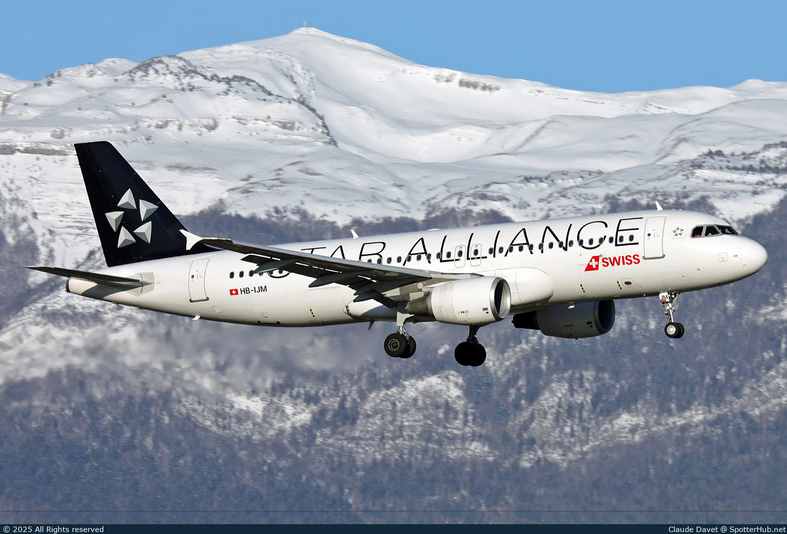 Photo of HB-IJM - Airbus A320-214 operated by Swiss International Air Lines