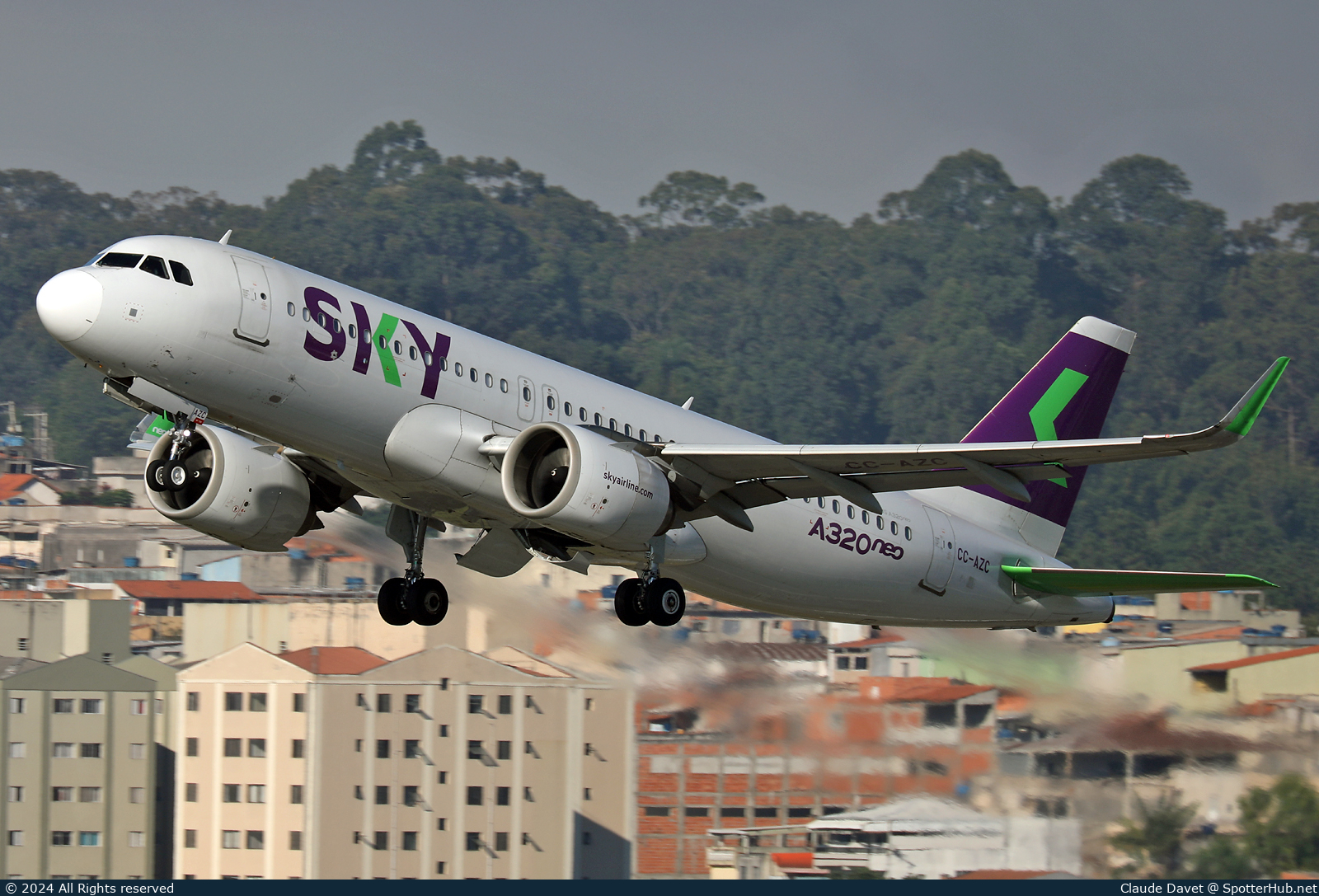 Photo of CC-AZC - Airbus A320-251N operated by Sky Airline