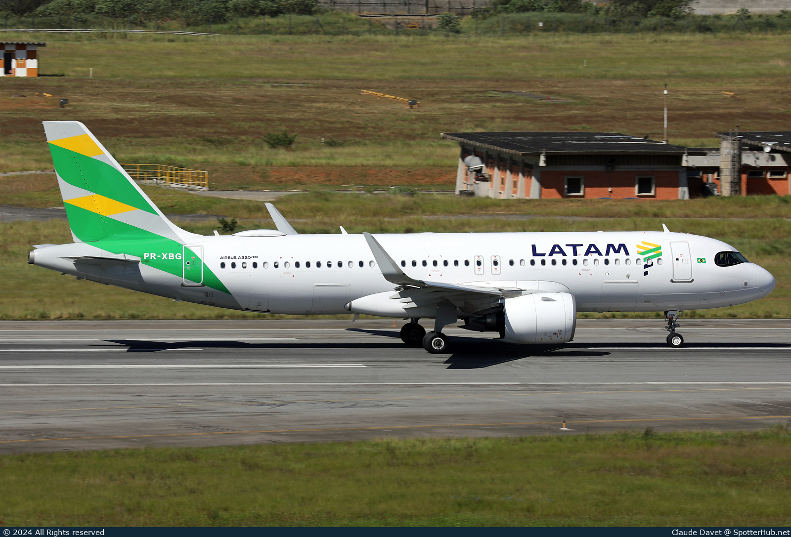 Photo of PR-XBG - Airbus A320-271N operated by LATAM Airlines Brasil