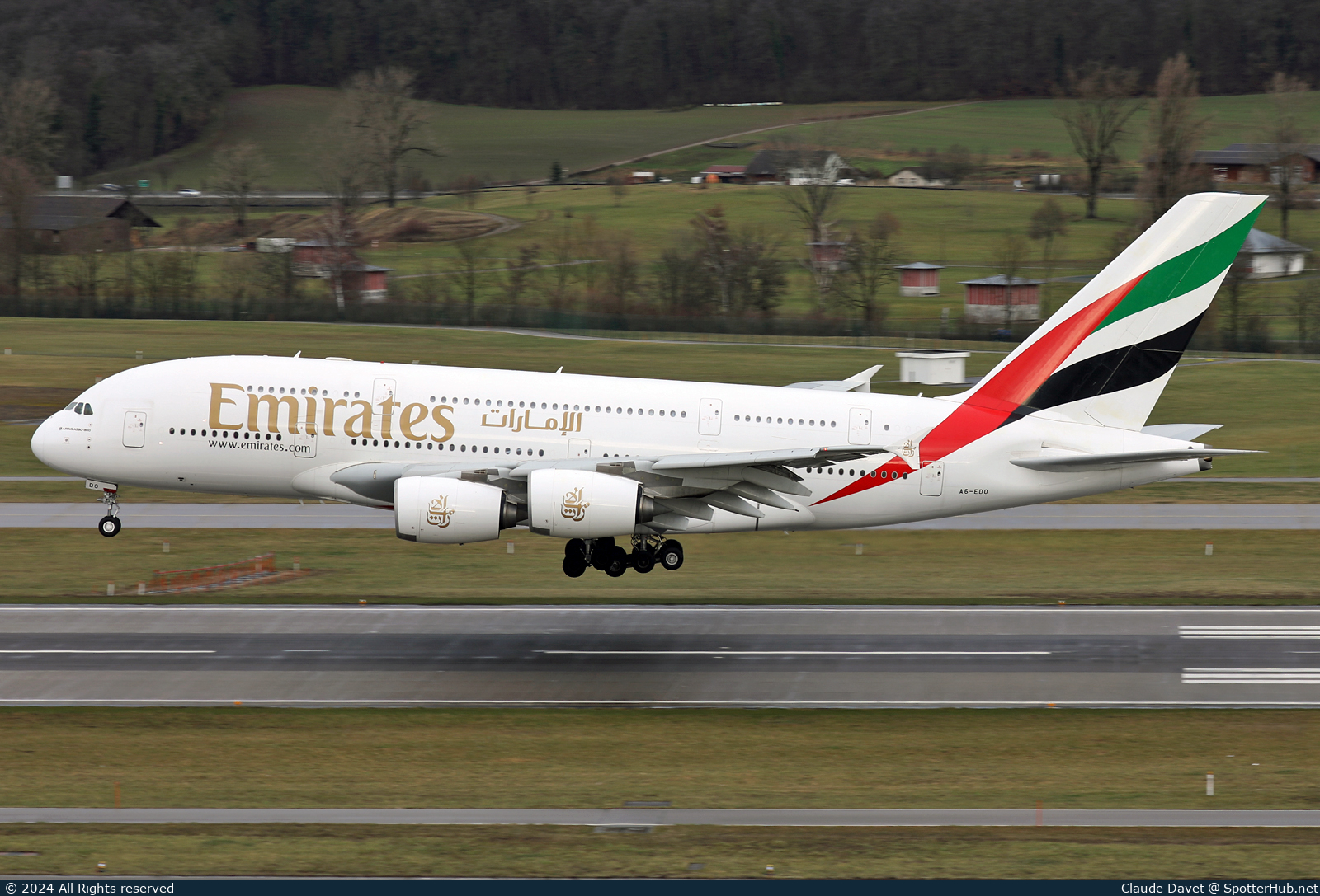 Photo of A6-EDO - Airbus A380-861 operated by Emirates