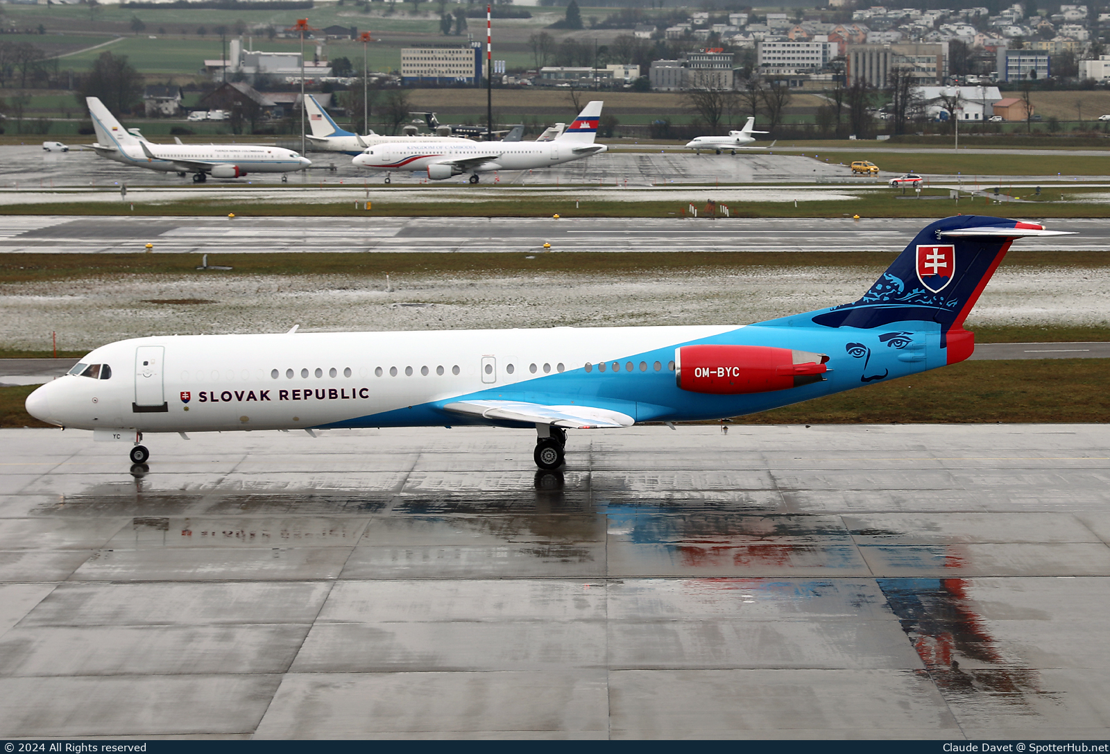 Photo of OM-BYC - Fokker 100 operated by Government of Slovakia
