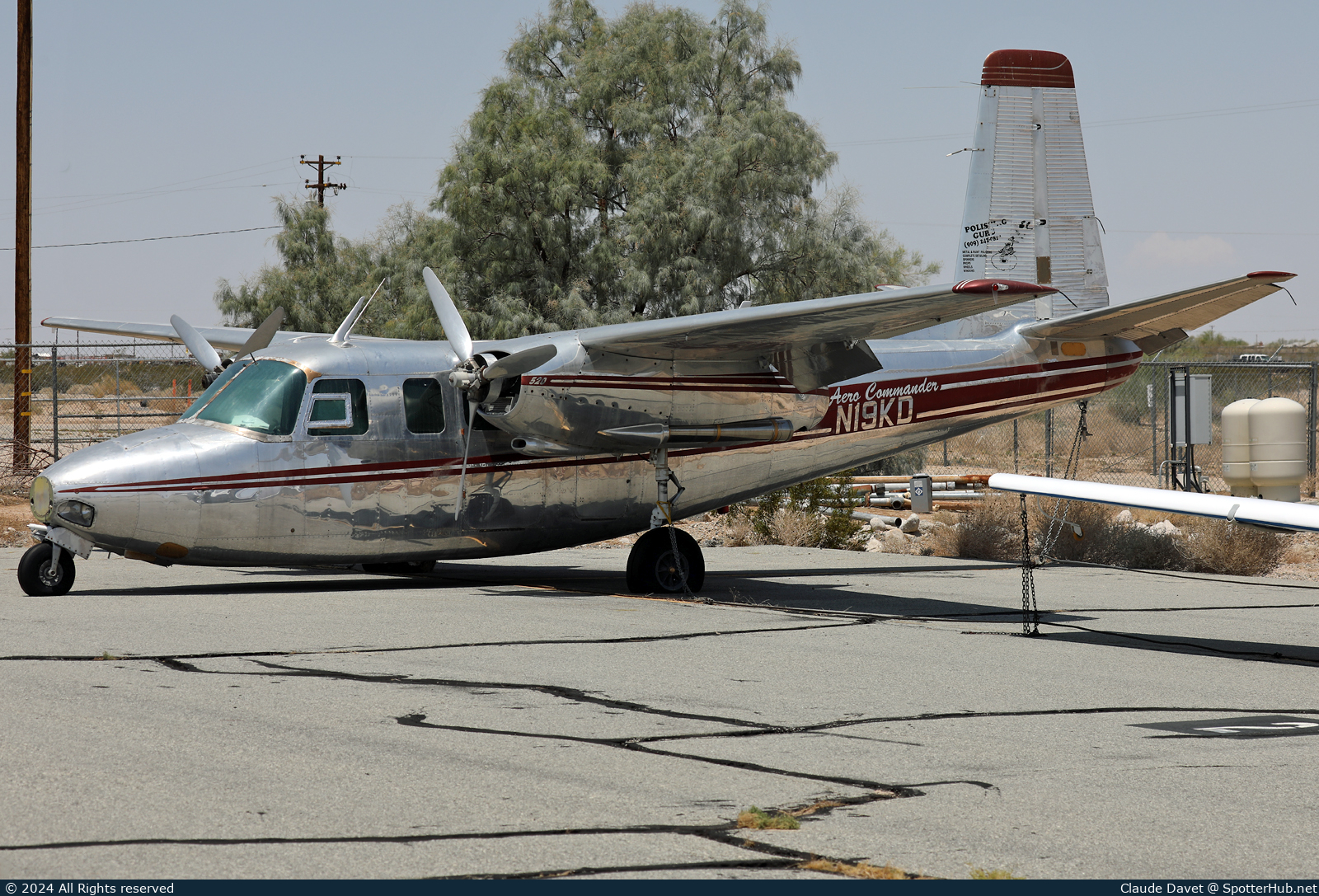 Photo of N19KD - Aero Commander 520