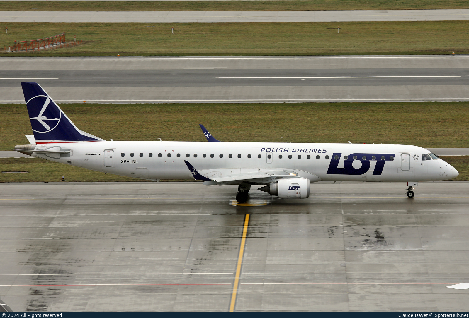 Photo of SP-LNL - Embraer ERJ-195AR operated by LOT Polish Airlines