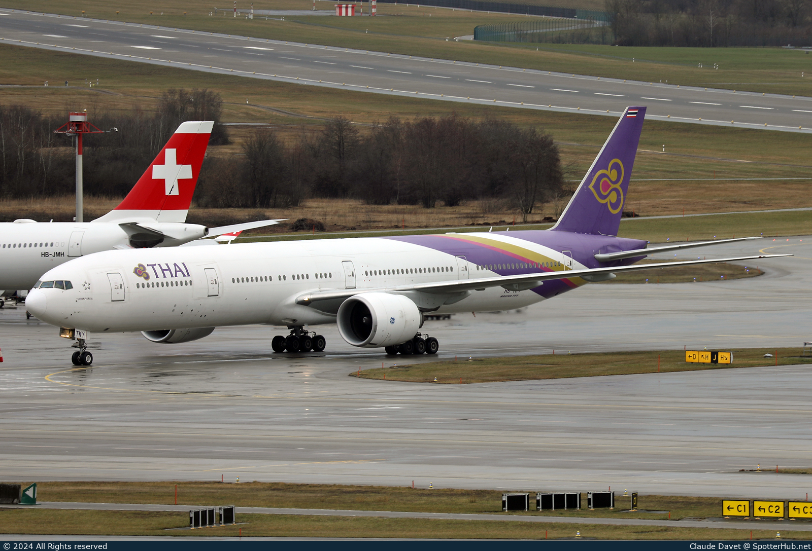 Photo of HS-TKY - Boeing 777-3D7(ER) operated by Thai Airways International