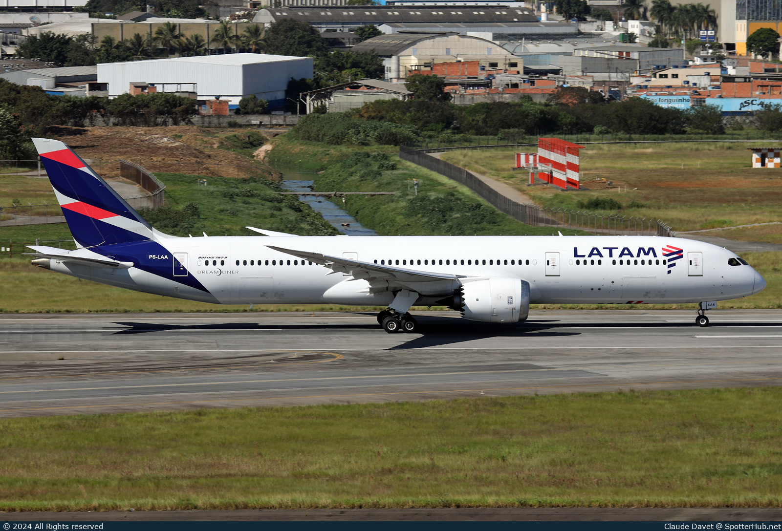 Photo of PS-LAA - Boeing 787-9 Dreamliner operated by LATAM Airlines Brasil