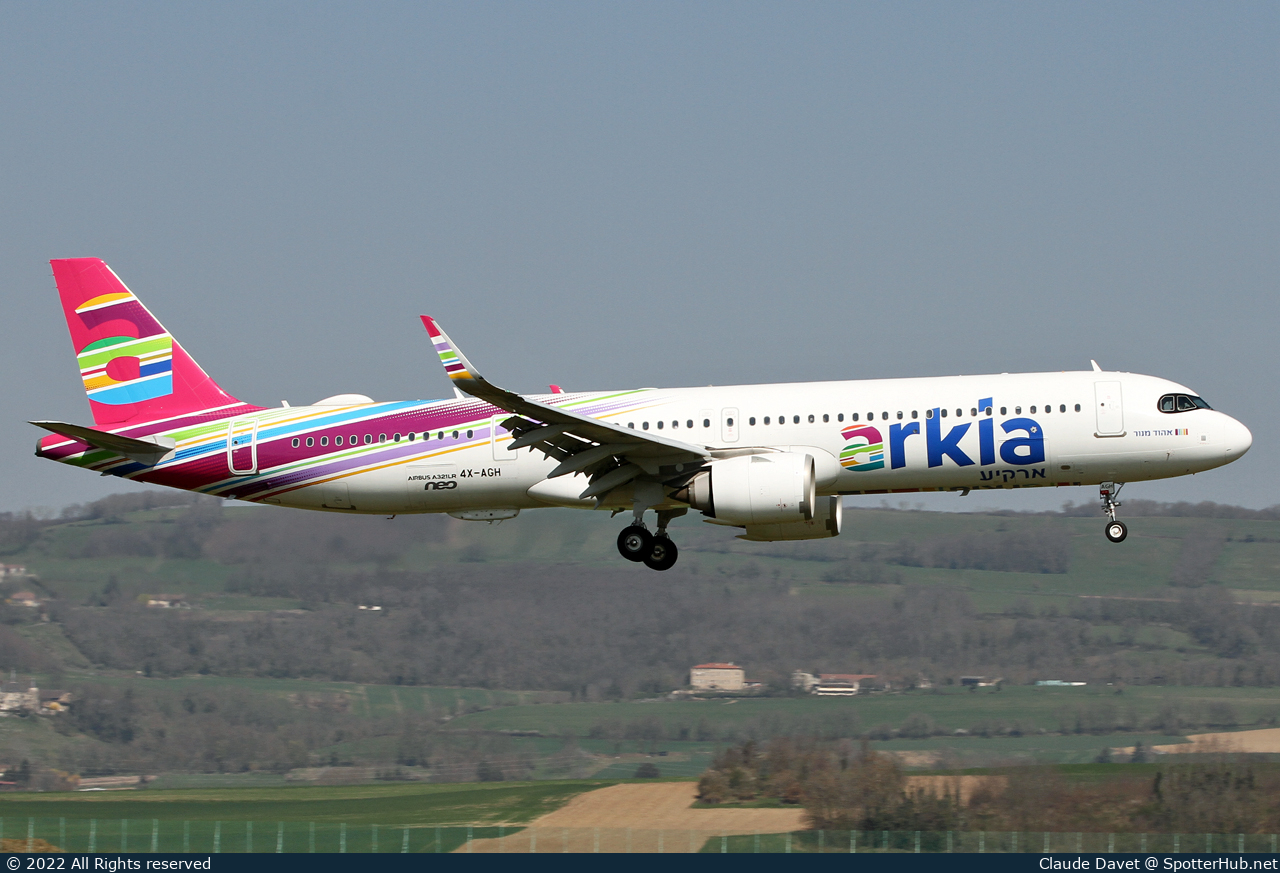 Photo of 4X-AGH - Airbus A321-251NX operated by Arkia Israeli Airlines