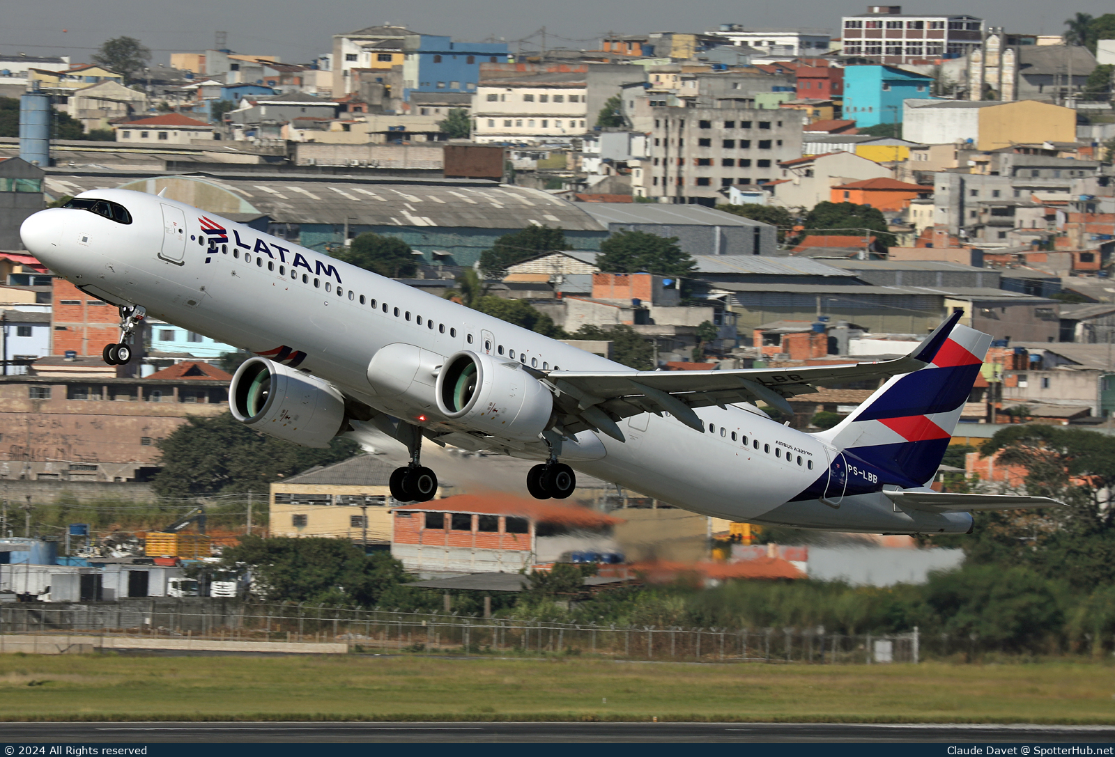 Photo of PS-LBB - Airbus A321-271NX operated by LATAM Airlines Brasil