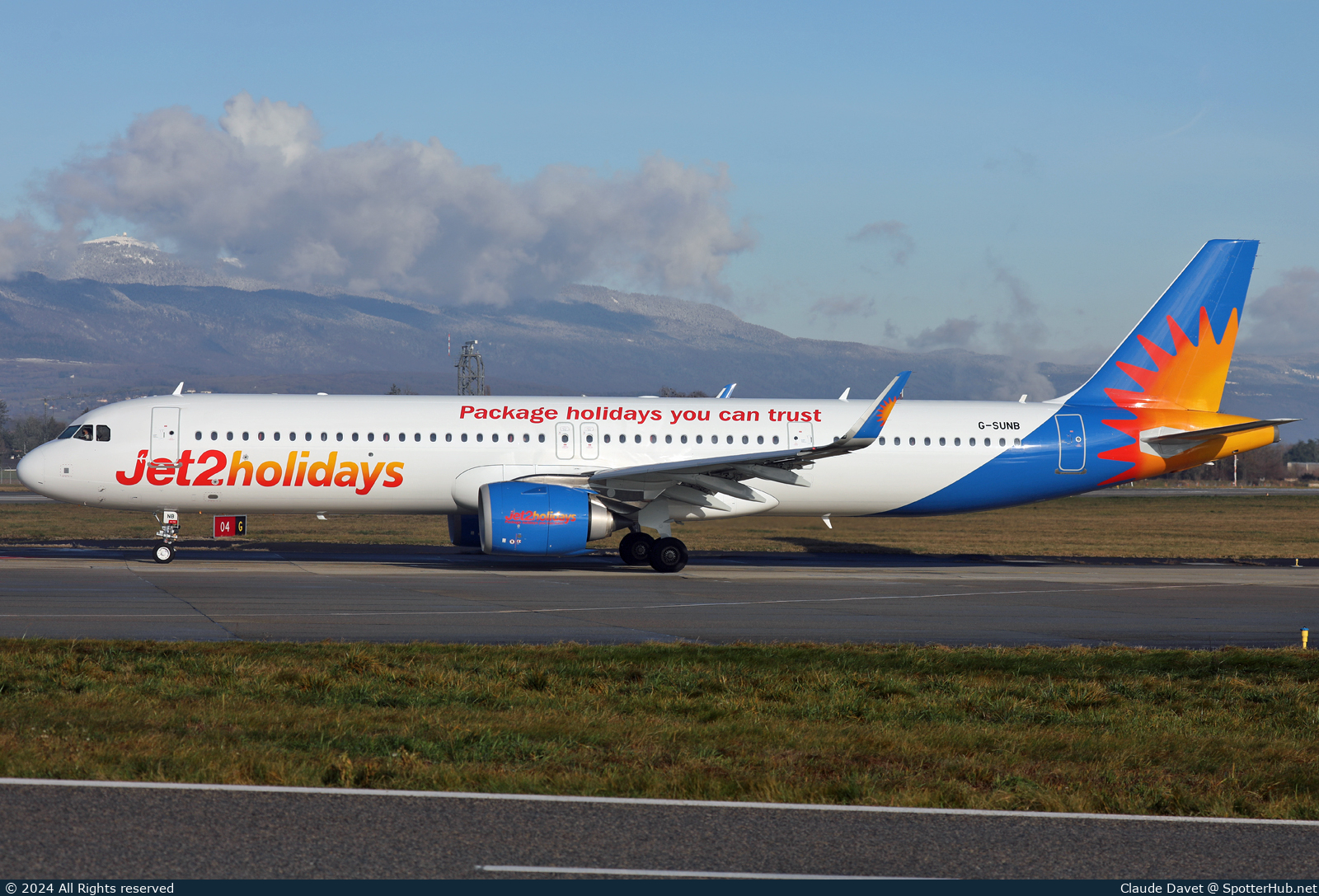Photo of G-SUNB - Airbus A321-251NX operated by Jet2