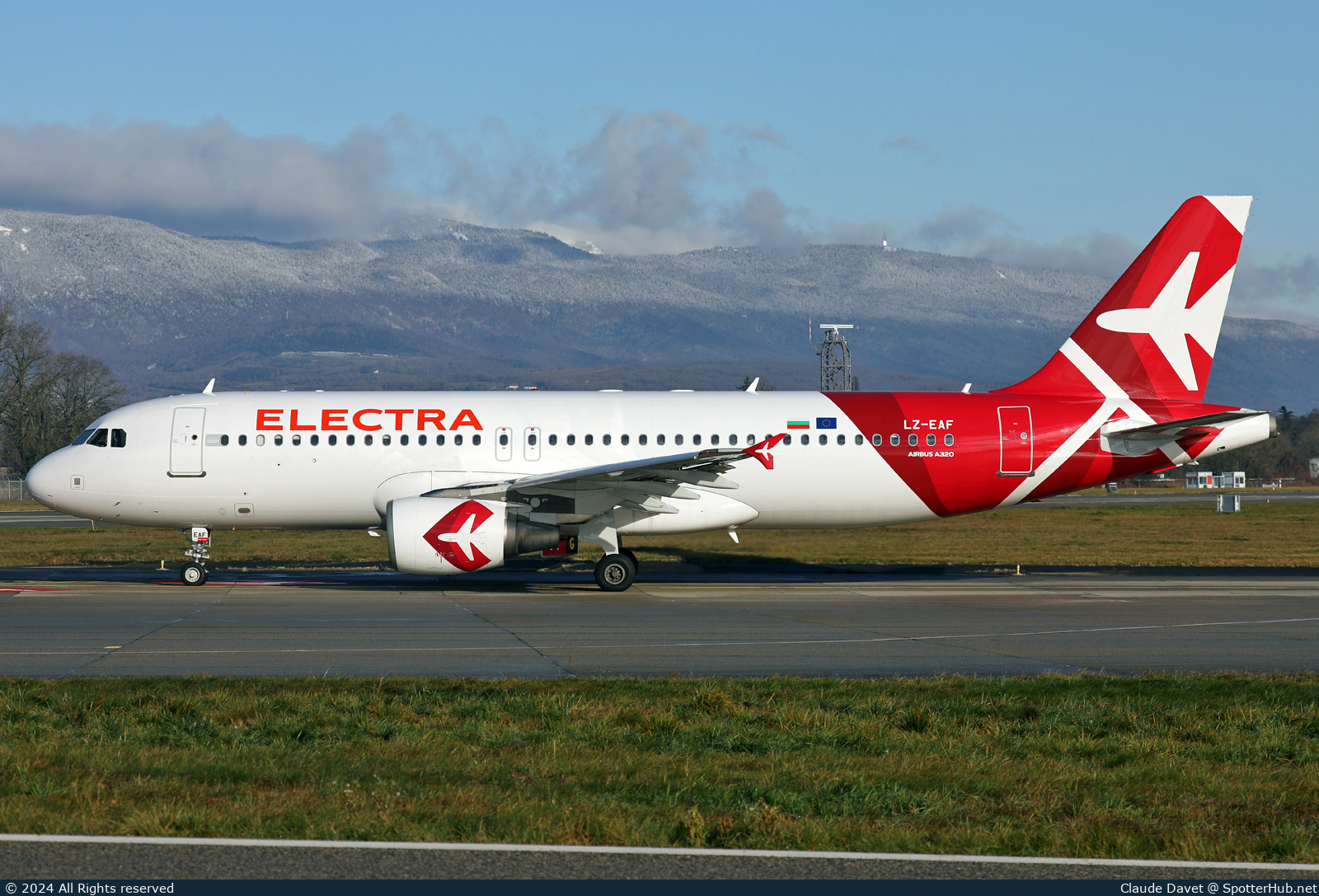Photo of LZ-EAF - Airbus A320-214 operated by Electra Airways