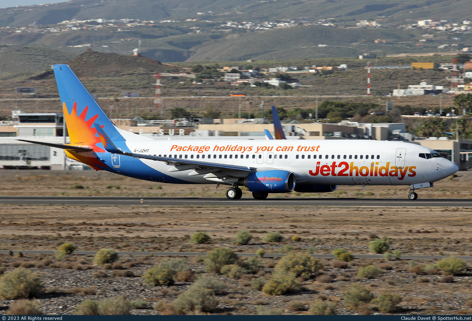 Photo of G-JZHT - Boeing 737-8MG operated by Jet2