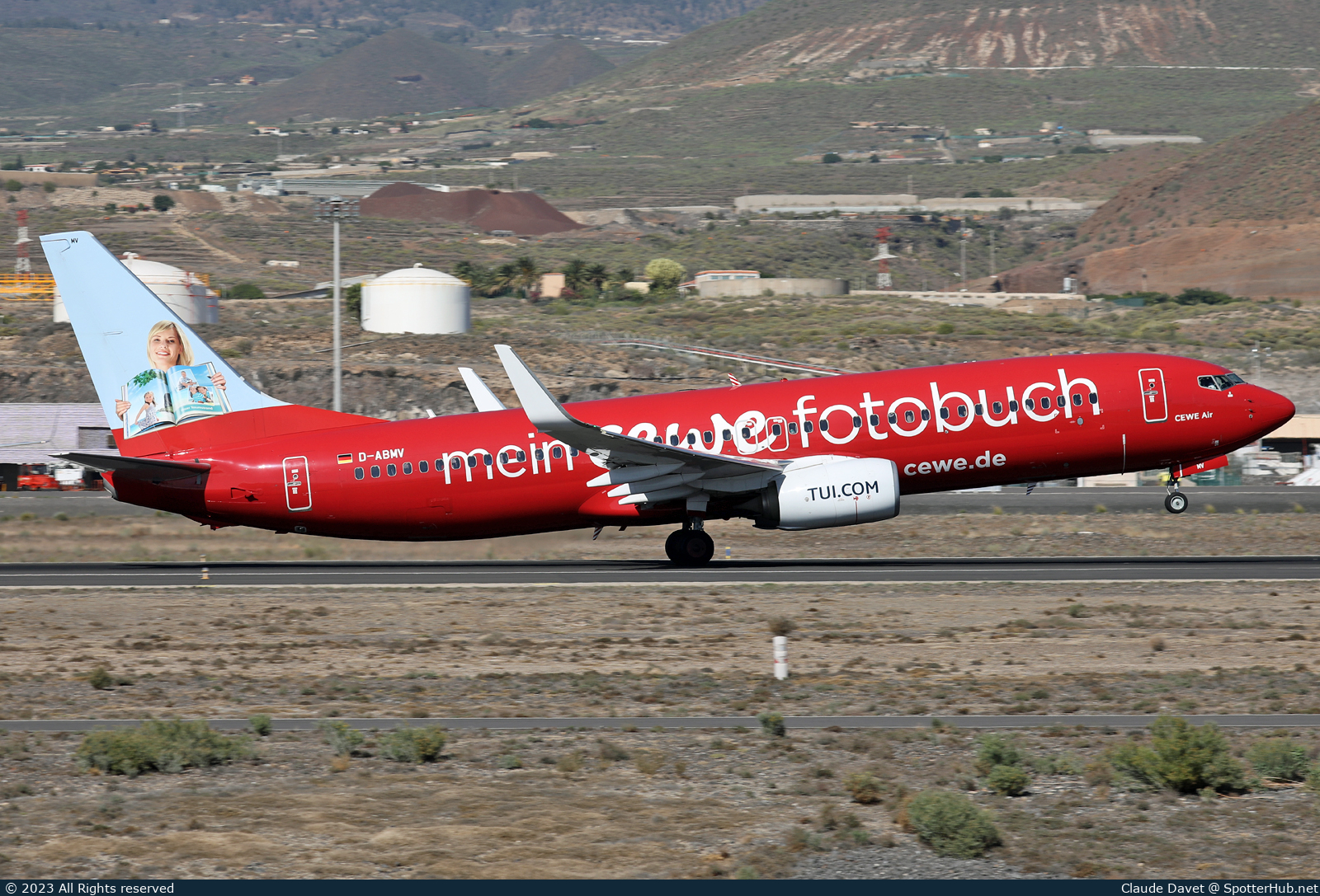Photo of D-ABMV - Boeing 737-86J operated by TUIfly