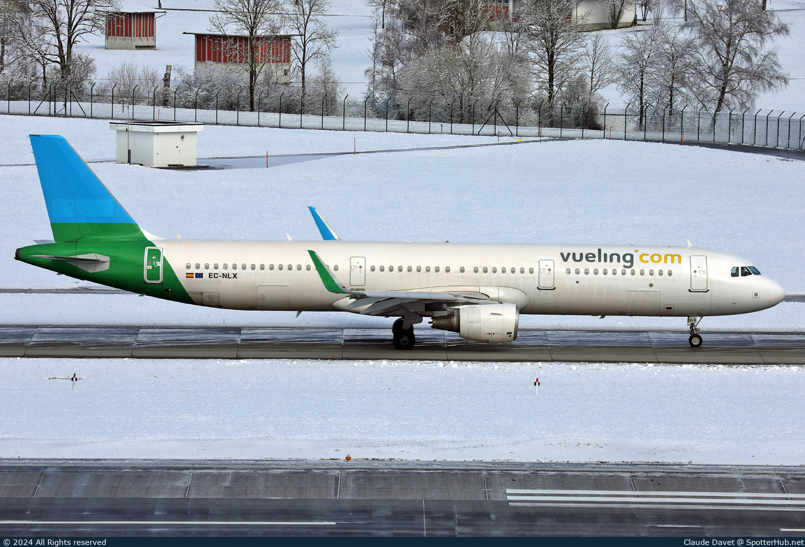 Photo of EC-NLX - Airbus A321-211 operated by Vueling