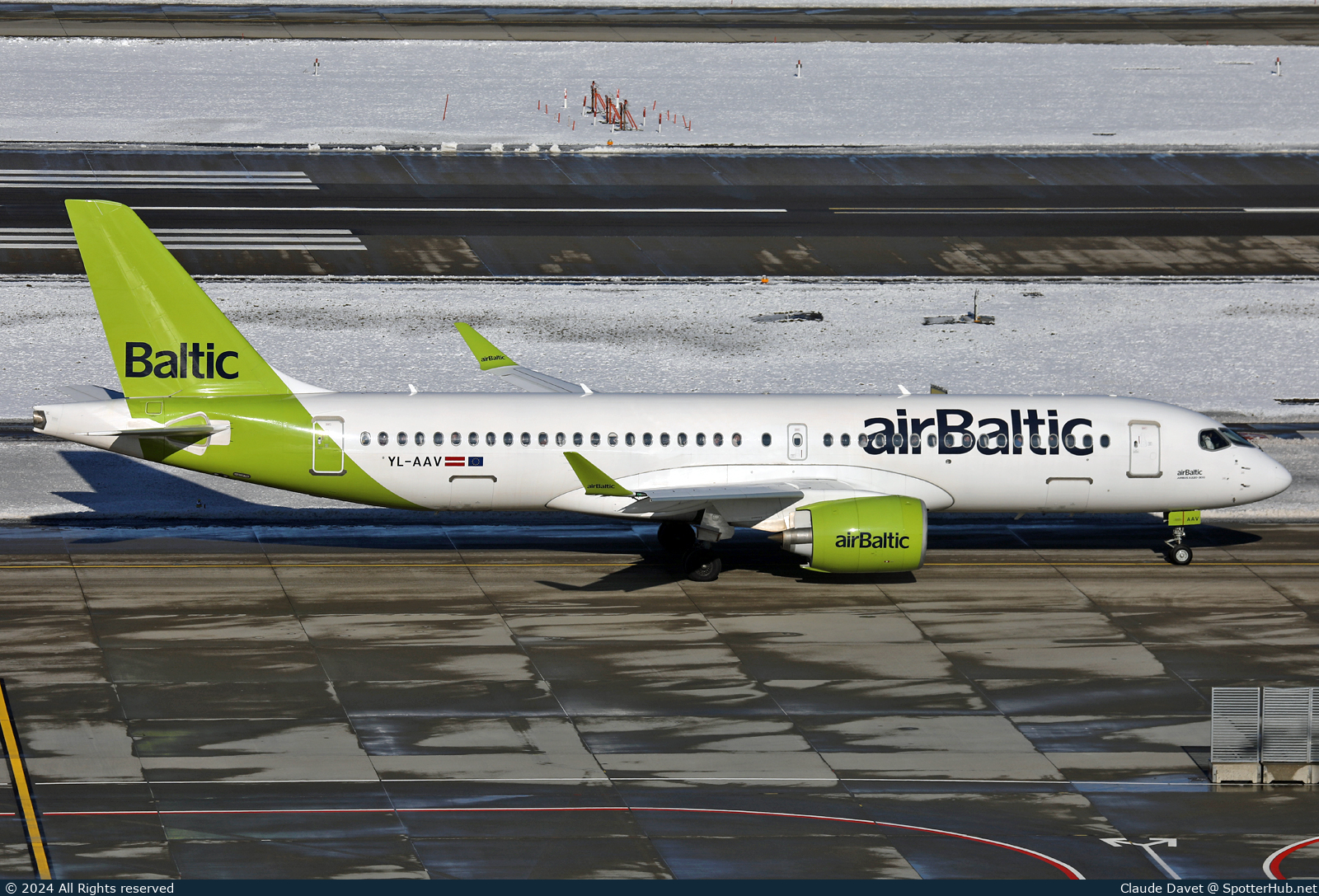 Photo of YL-AAV - Airbus A220-300 operated by airBaltic