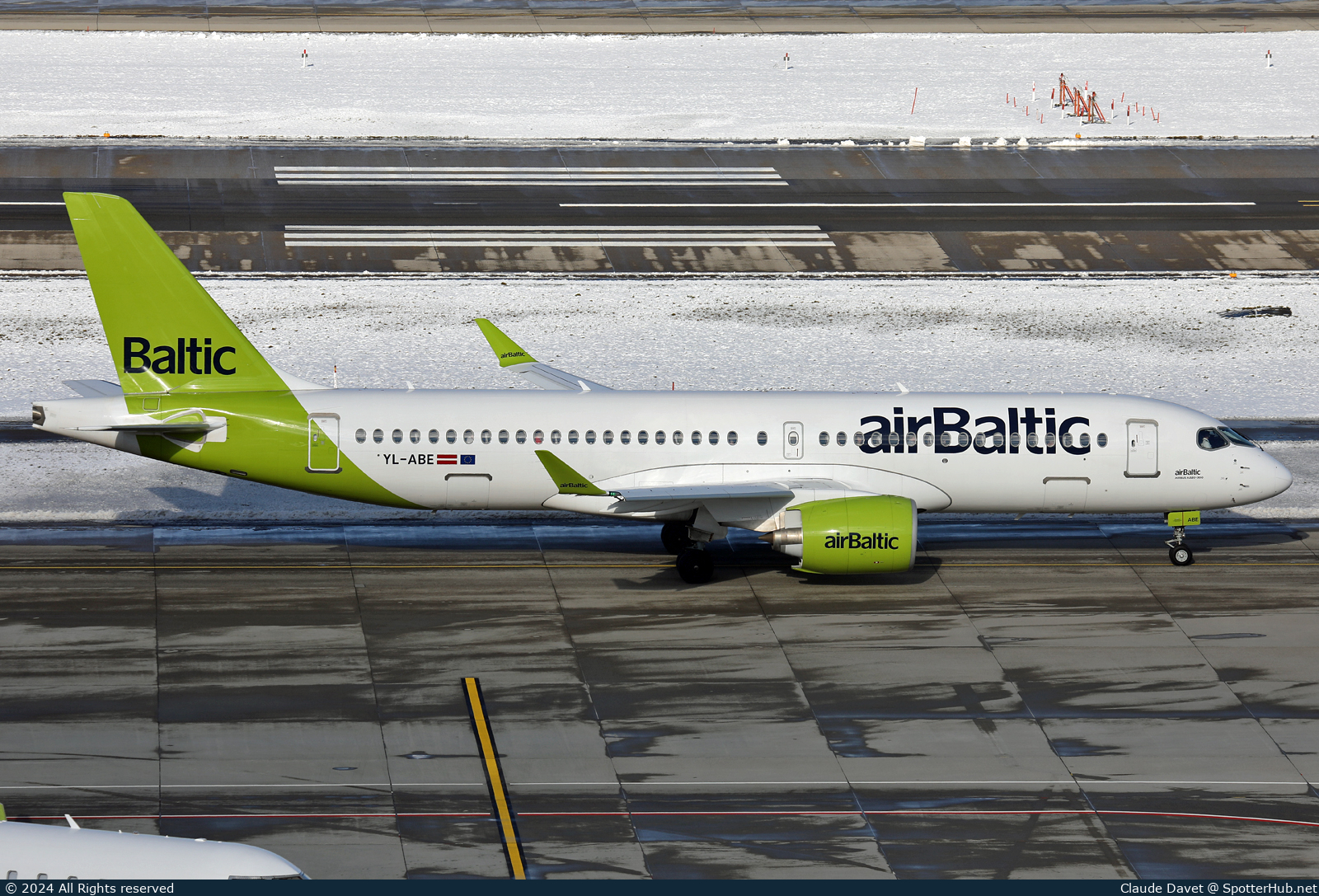 Photo of YL-ABE - Airbus A220-300 operated by airBaltic