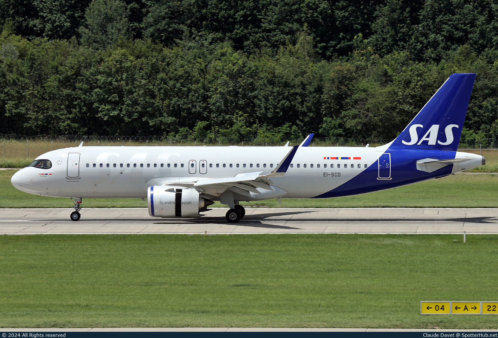 Photo of EI-SCD - Airbus A320-251N operated by SAS Connect