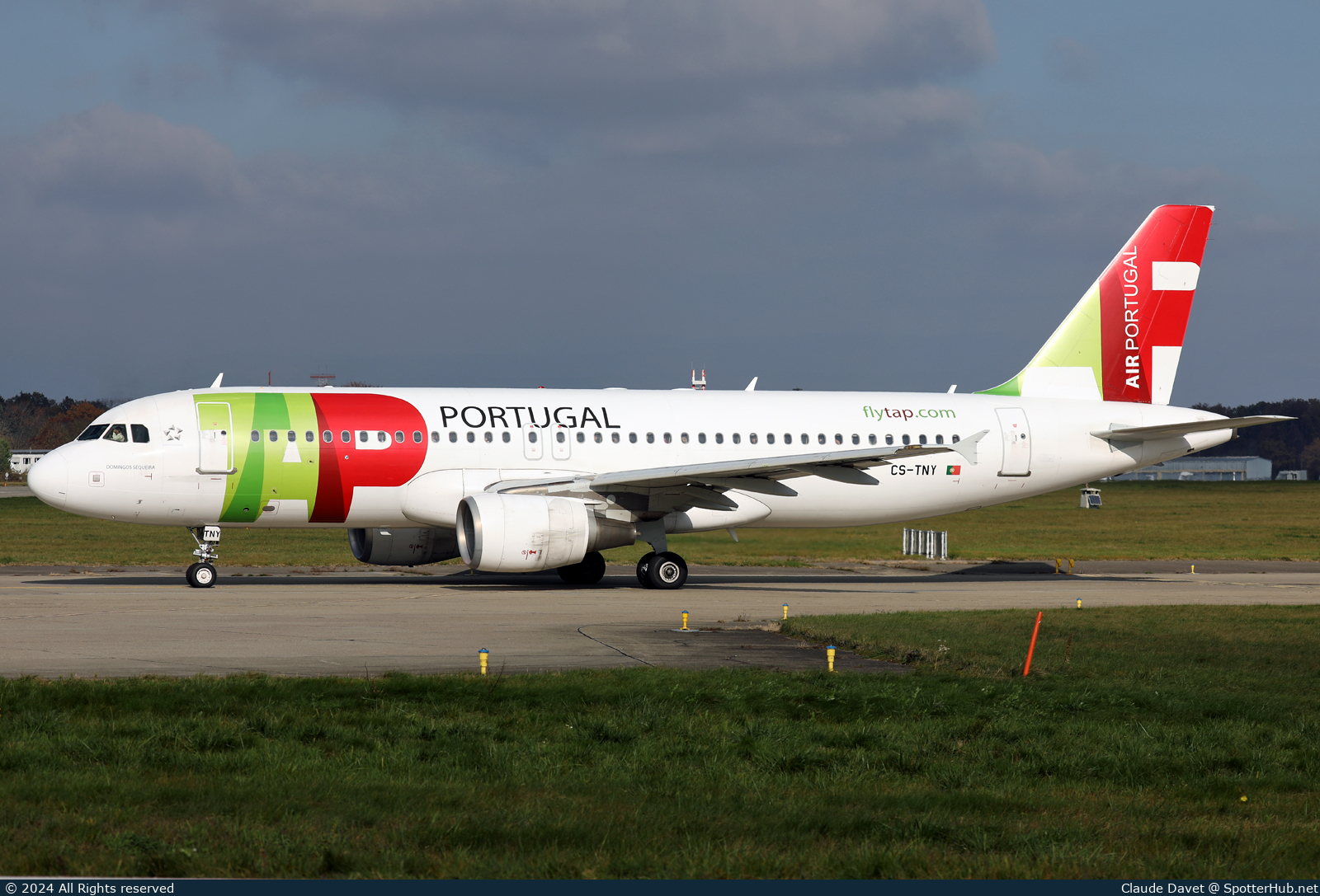 Photo of CS-TNY - Airbus A320-214 operated by TAP Air Portugal