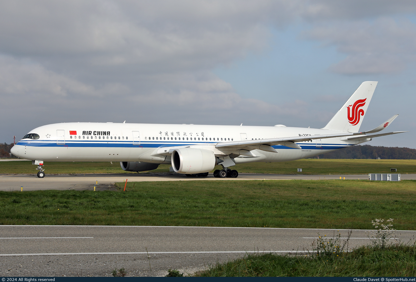 Photo of B-32CA - Airbus A350-941 operated by Air China