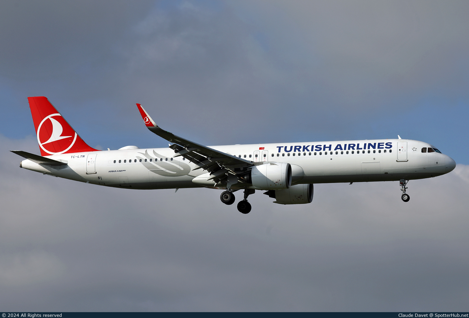 Photo of TC-LTN - Airbus A321-271NX operated by Turkish Airlines