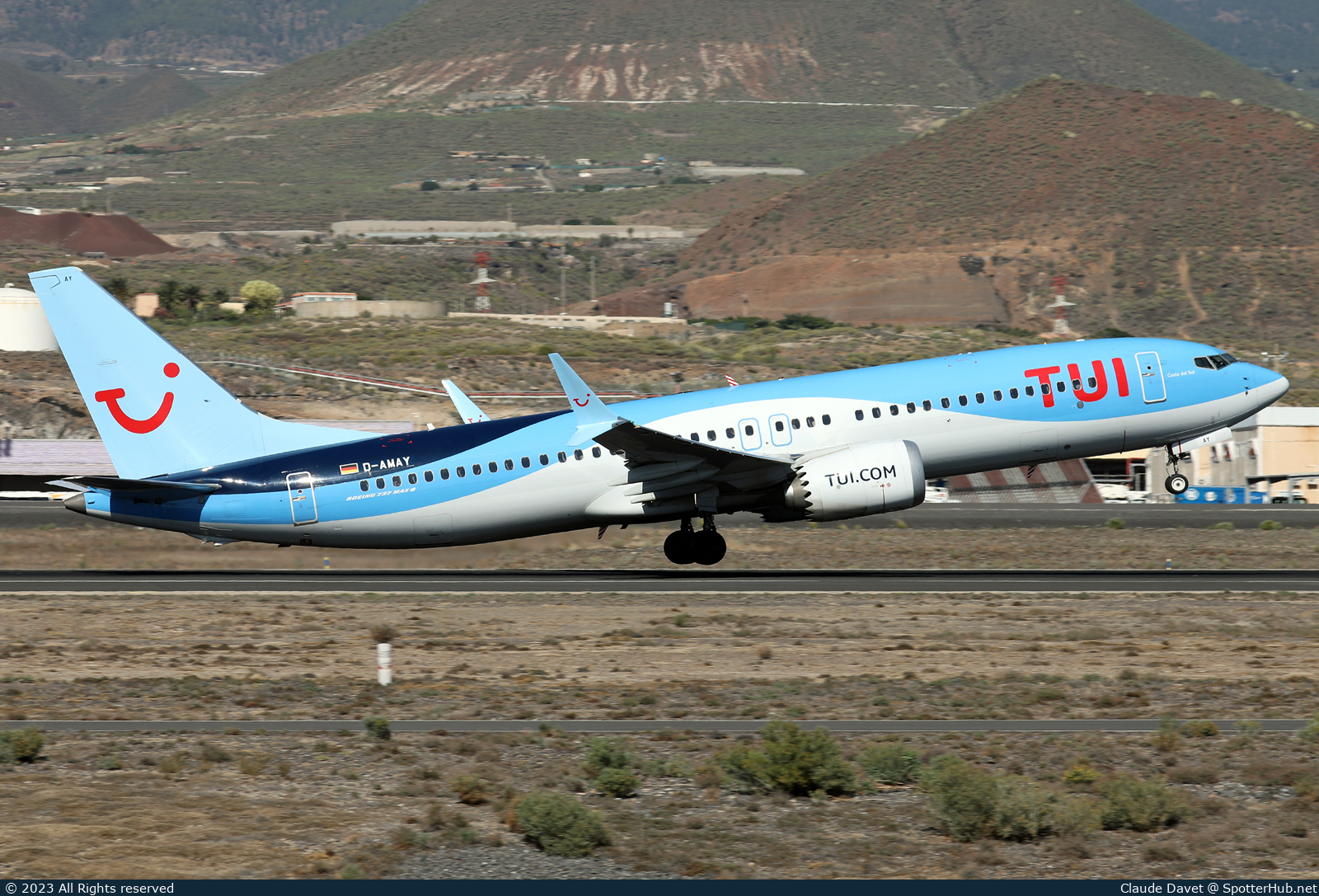 Photo of D-AMAY - Boeing 737 MAX 8 operated by TUIfly