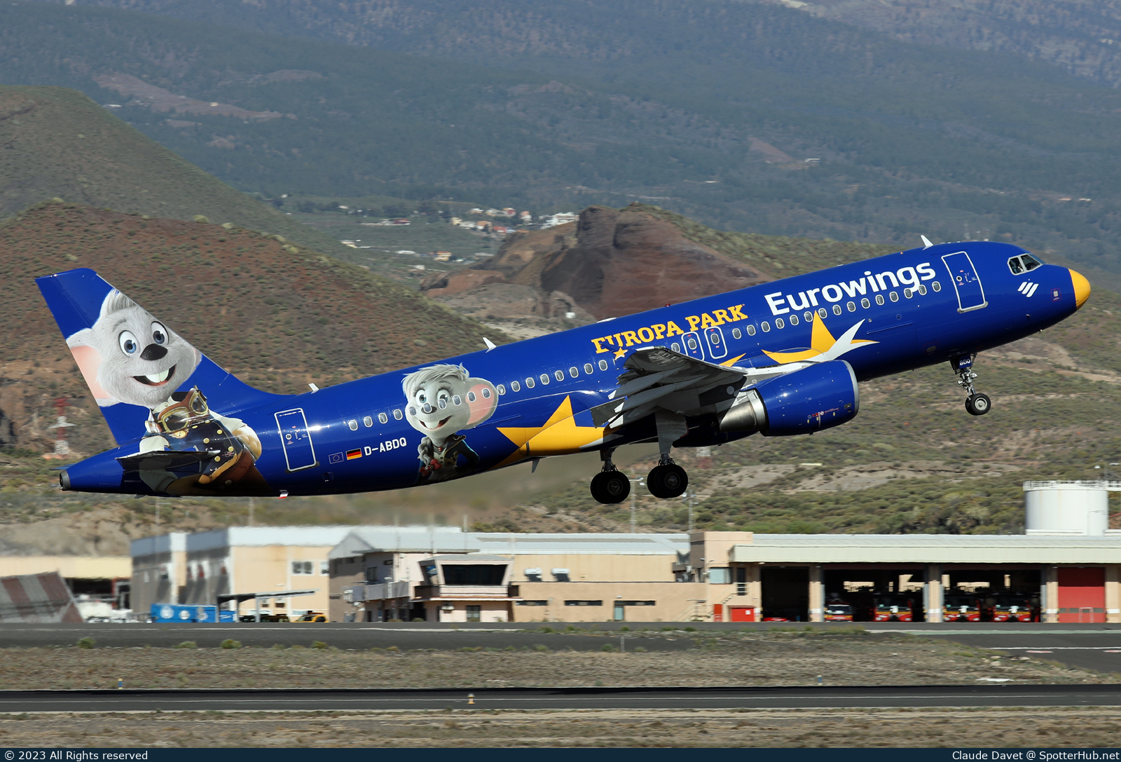 Photo of D-ABDQ - Airbus A320-214 operated by Eurowings