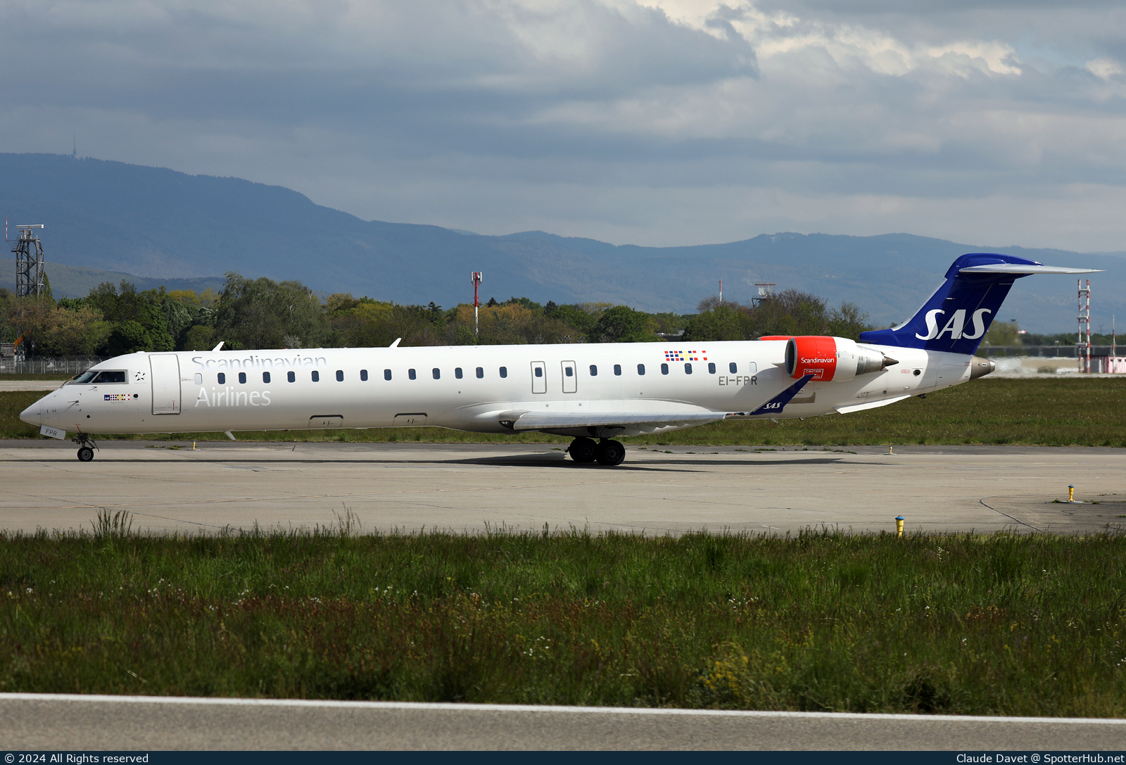 Photo of EI-FPR - Bombardier CRJ-900LR operated by SAS Scandinavian Airlines (opb CityJet)