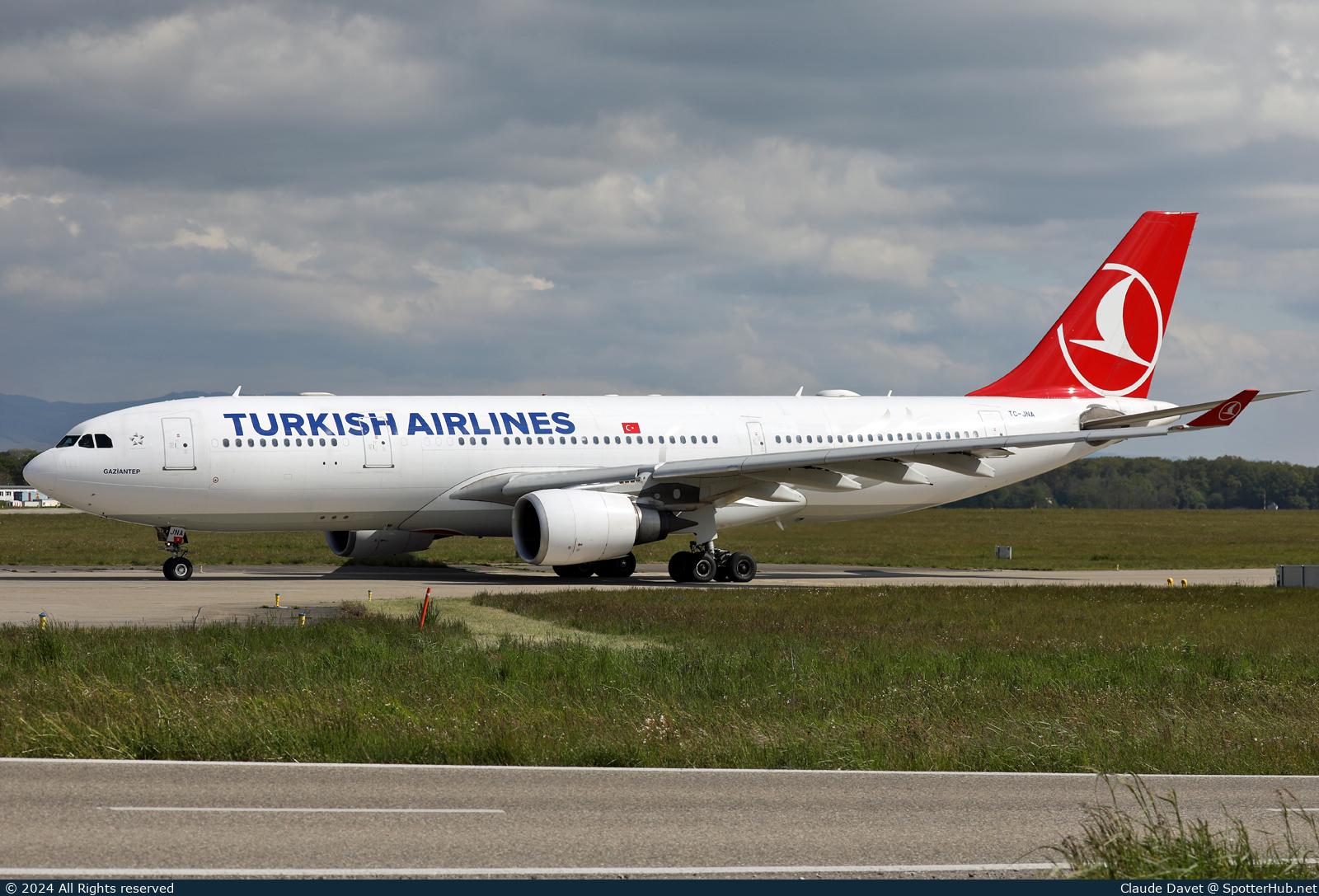 Photo of TC-JNA - Airbus A330-203 operated by Turkish Airlines