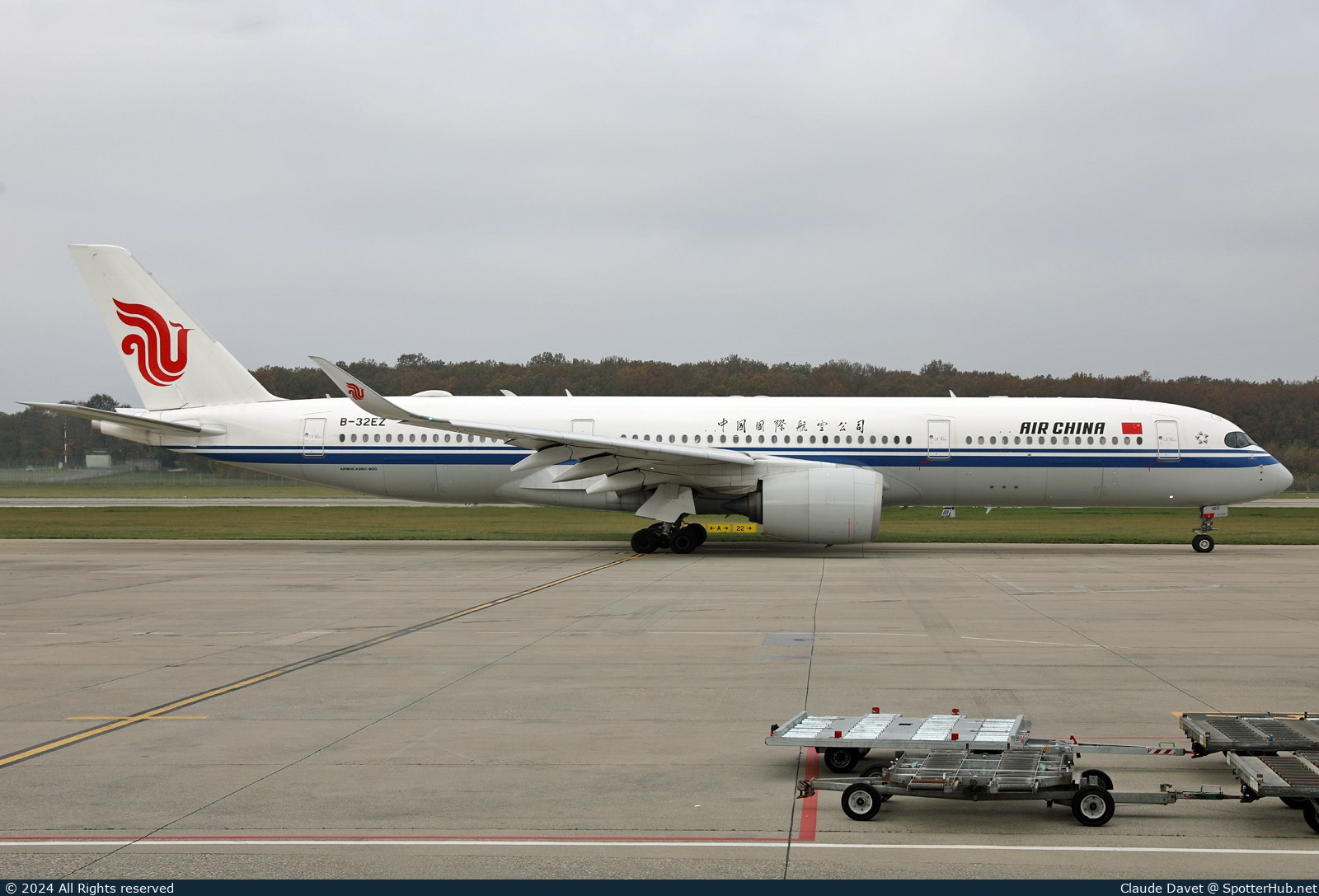 Photo of B-32EZ - Airbus A350-941 operated by Air China