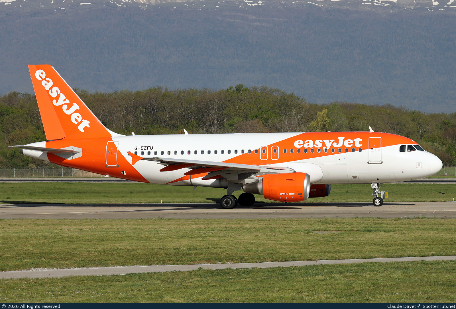 Photo of G-EZFU - Airbus A319-111 operated by easyJet