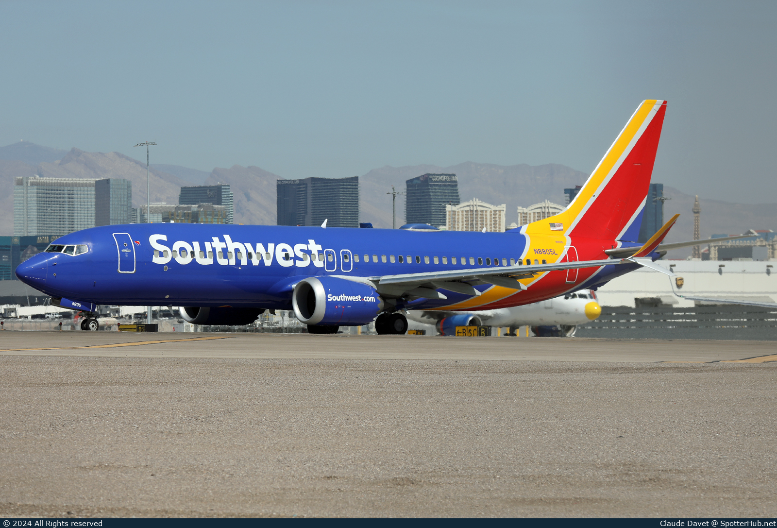 Photo of N8805L - Boeing 737 MAX 8 operated by Southwest Airlines