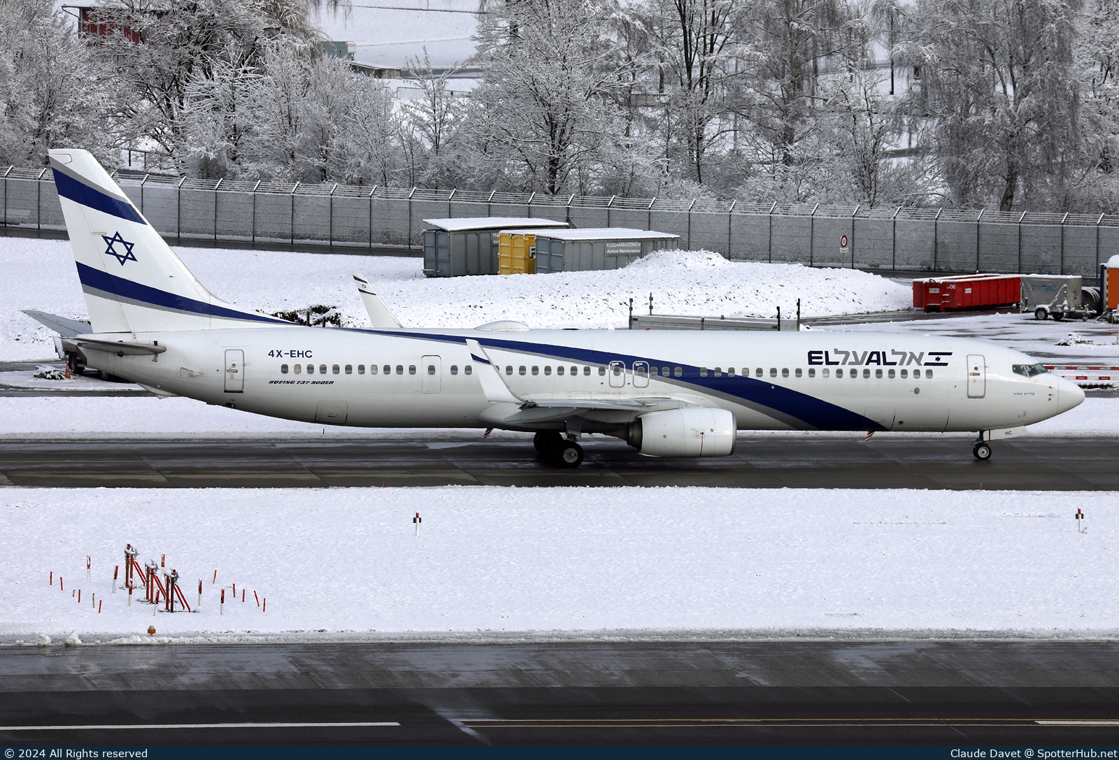 Photo of 4X-EHC - Boeing 737-958(ER) operated by El Al Israel Airlines