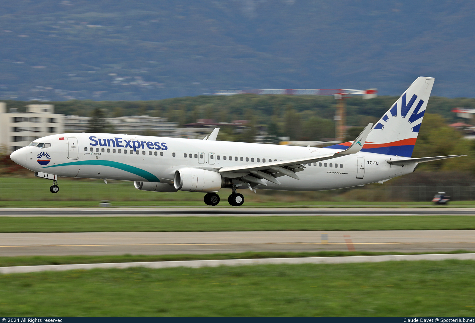 Photo of TC-TLI - Boeing 737-8FZ operated by SunExpress (opb Tailwind Airlines)