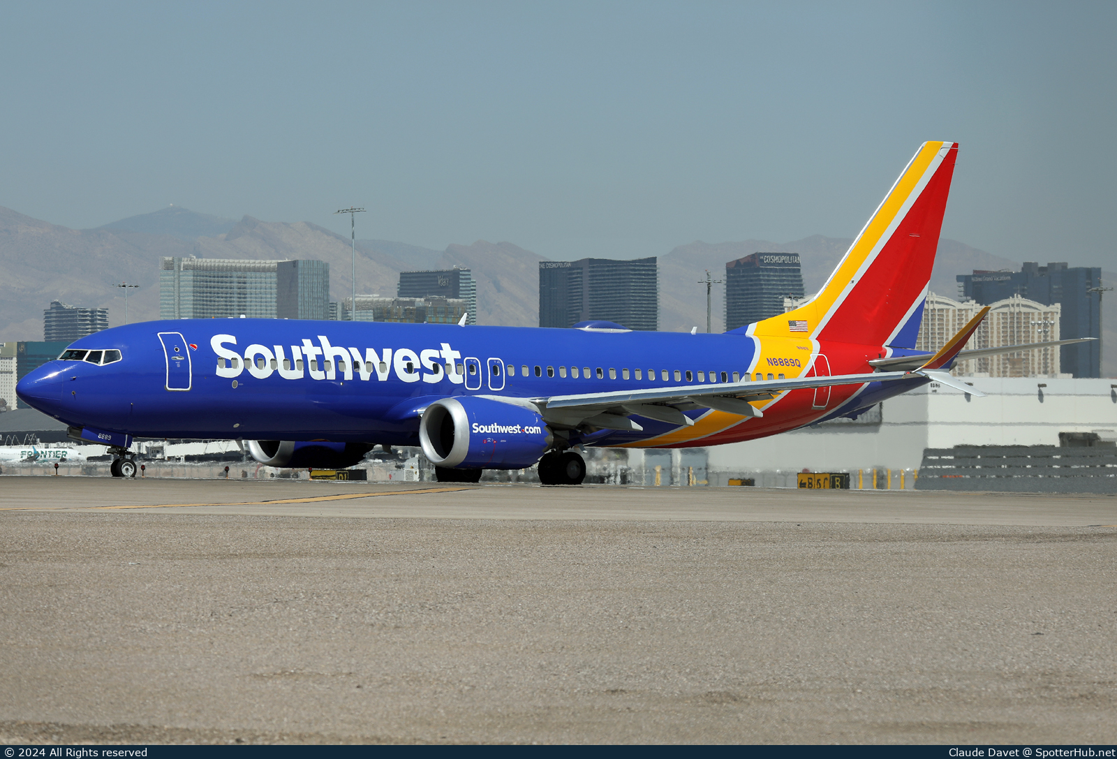 Photo of N8889Q - Boeing 737 MAX 8 operated by Southwest Airlines