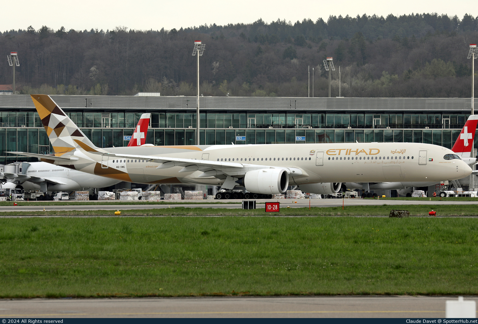 Photo of A6-XWE - Airbus A350-1041 operated by Etihad Airways