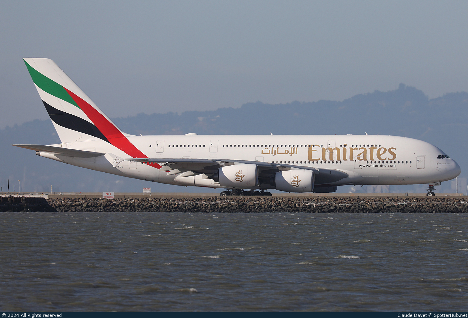 Photo of A6-EUE - Airbus A380-861 operated by Emirates