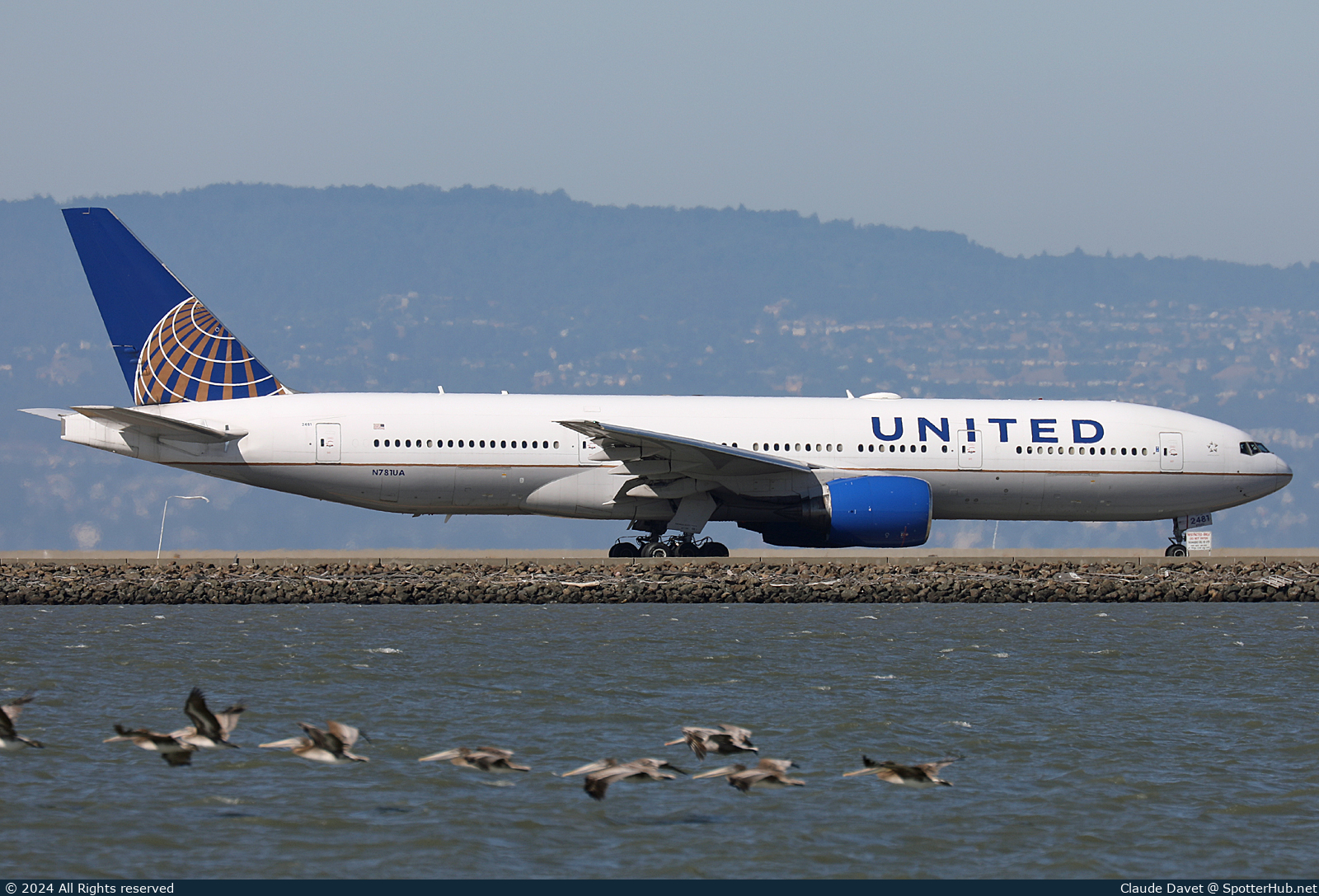 Photo of N781UA - Boeing 777-222 operated by United Airlines