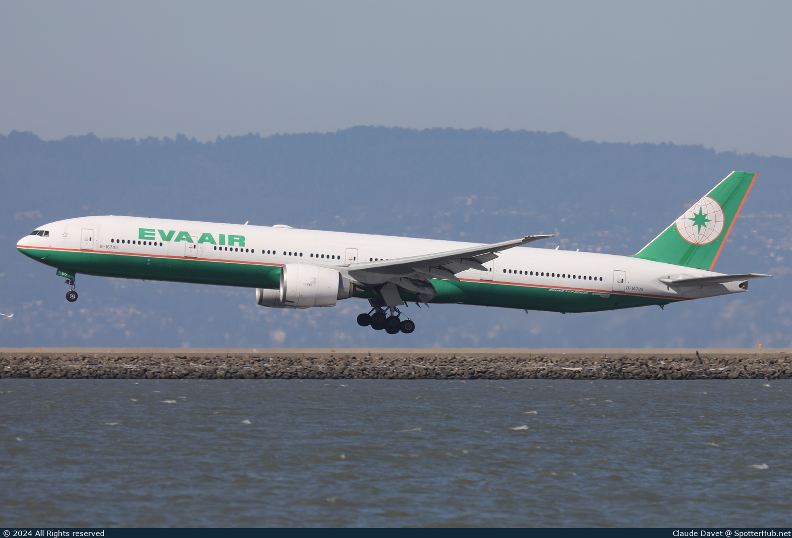 Photo of B-16705 - Boeing 777-35E(ER) operated by EVA Air