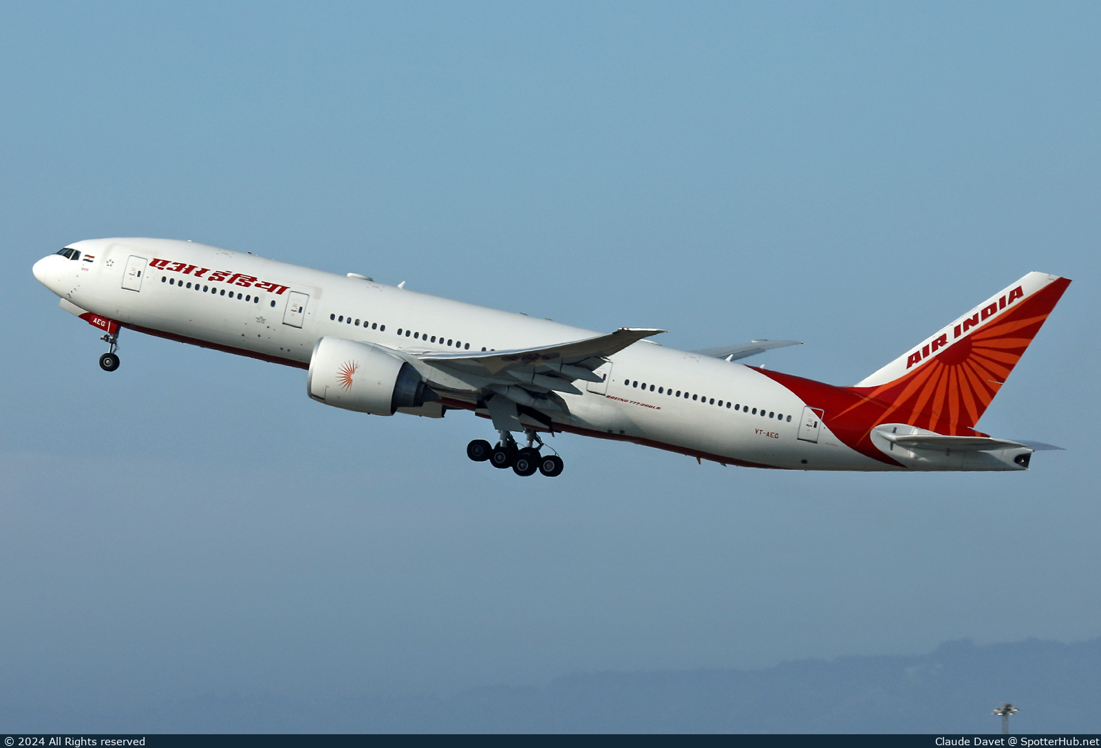 Photo of VT-AEG - Boeing 777-232(LR) operated by Air India