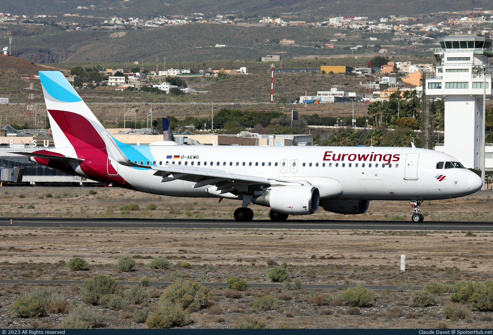 Photo of D-AEWG - Airbus A320-214 operated by Eurowings