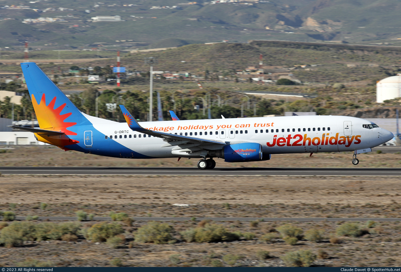 Photo of G-DRTC - Boeing 737-808 operated by Jet2